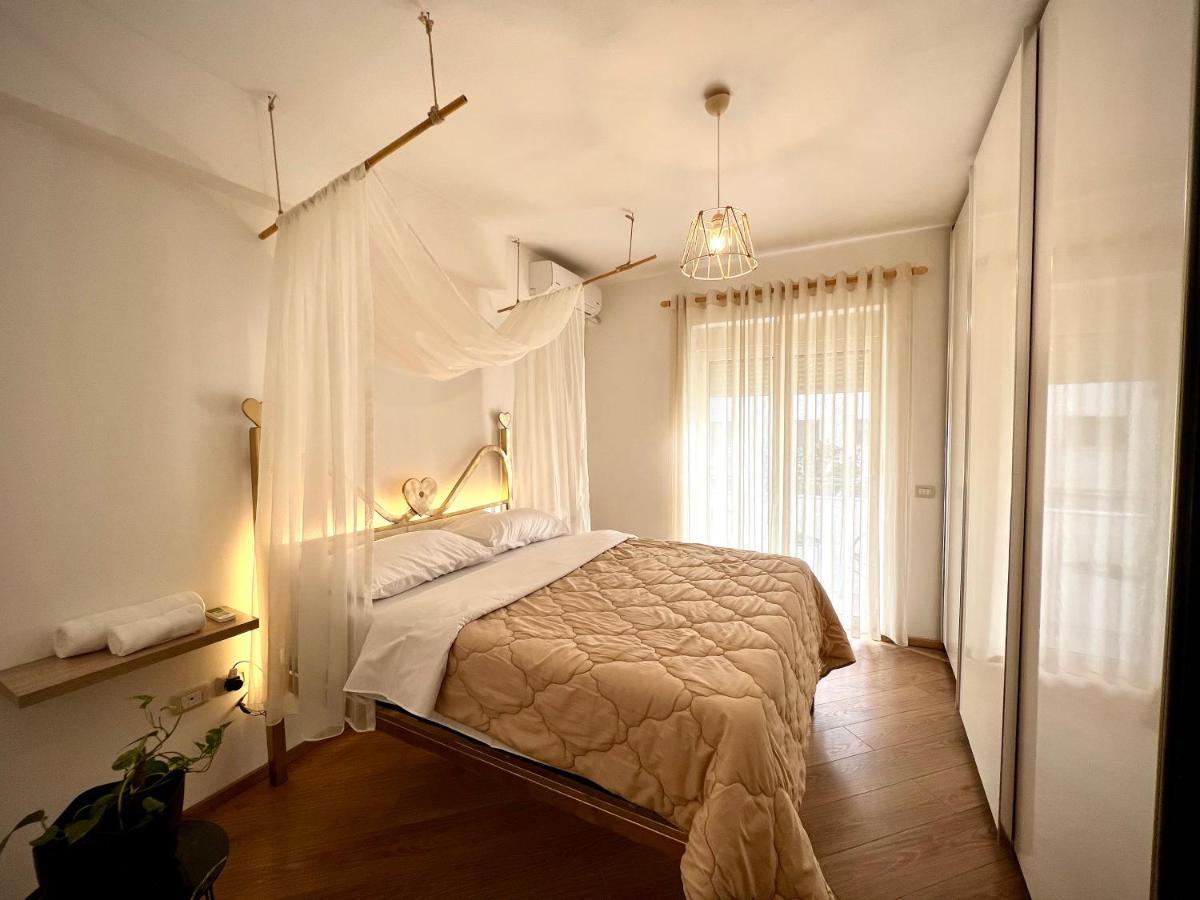 Luxury Apartments In City Center Dıraç Dış mekan fotoğraf