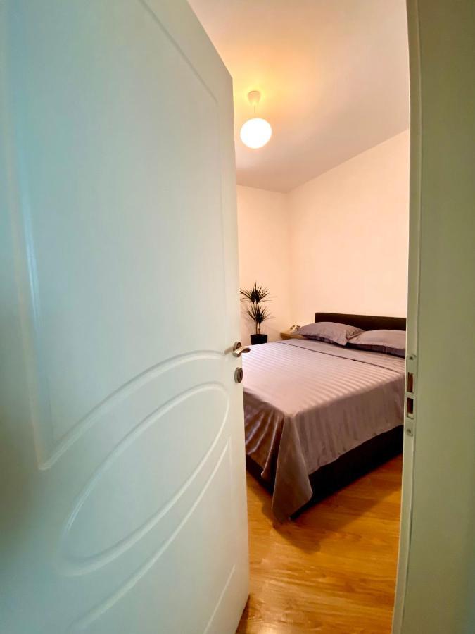 Luxury Apartments In City Center Dıraç Dış mekan fotoğraf