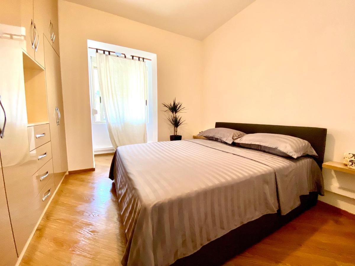 Luxury Apartments In City Center Dıraç Dış mekan fotoğraf