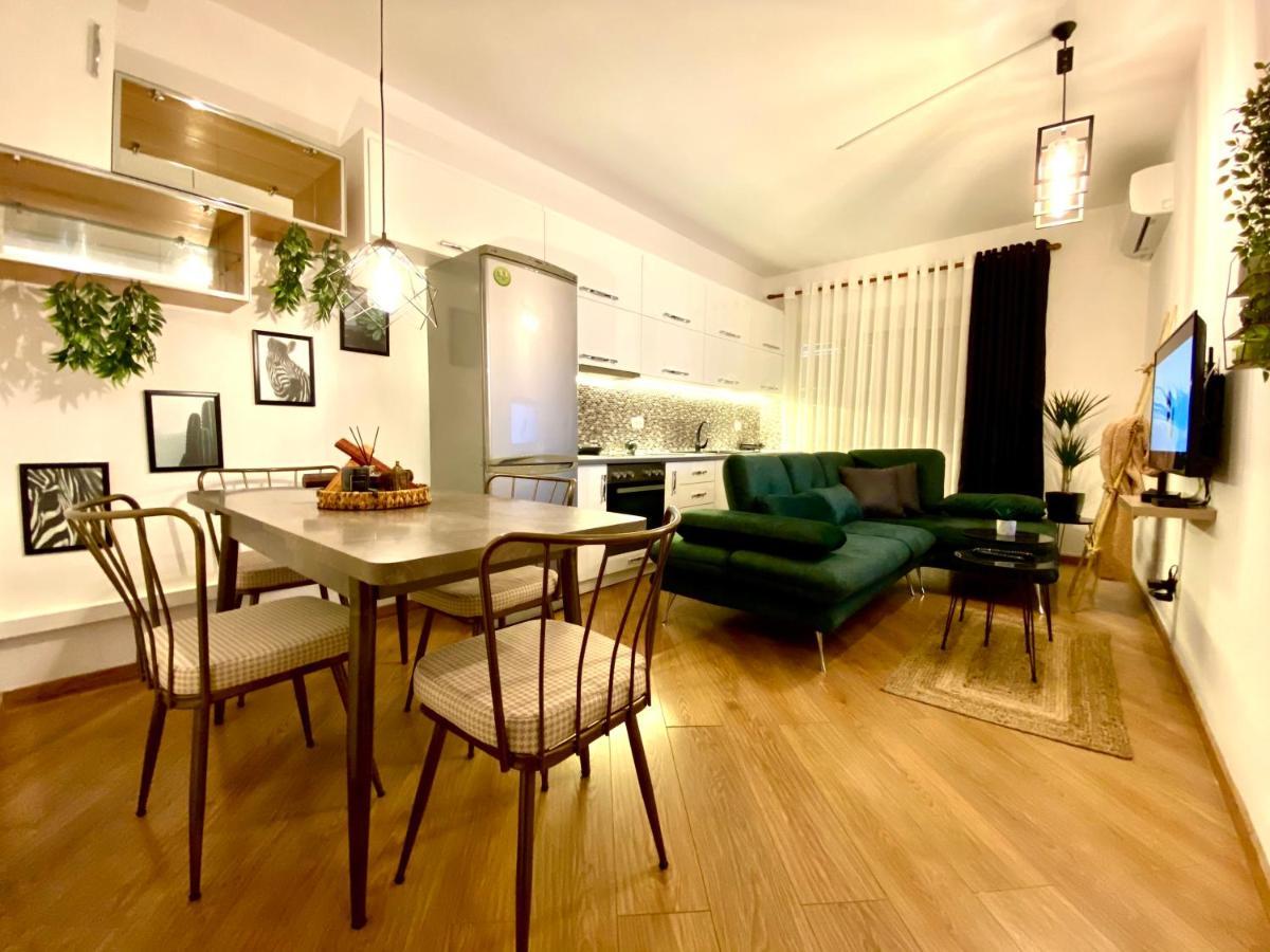 Luxury Apartments In City Center Dıraç Dış mekan fotoğraf