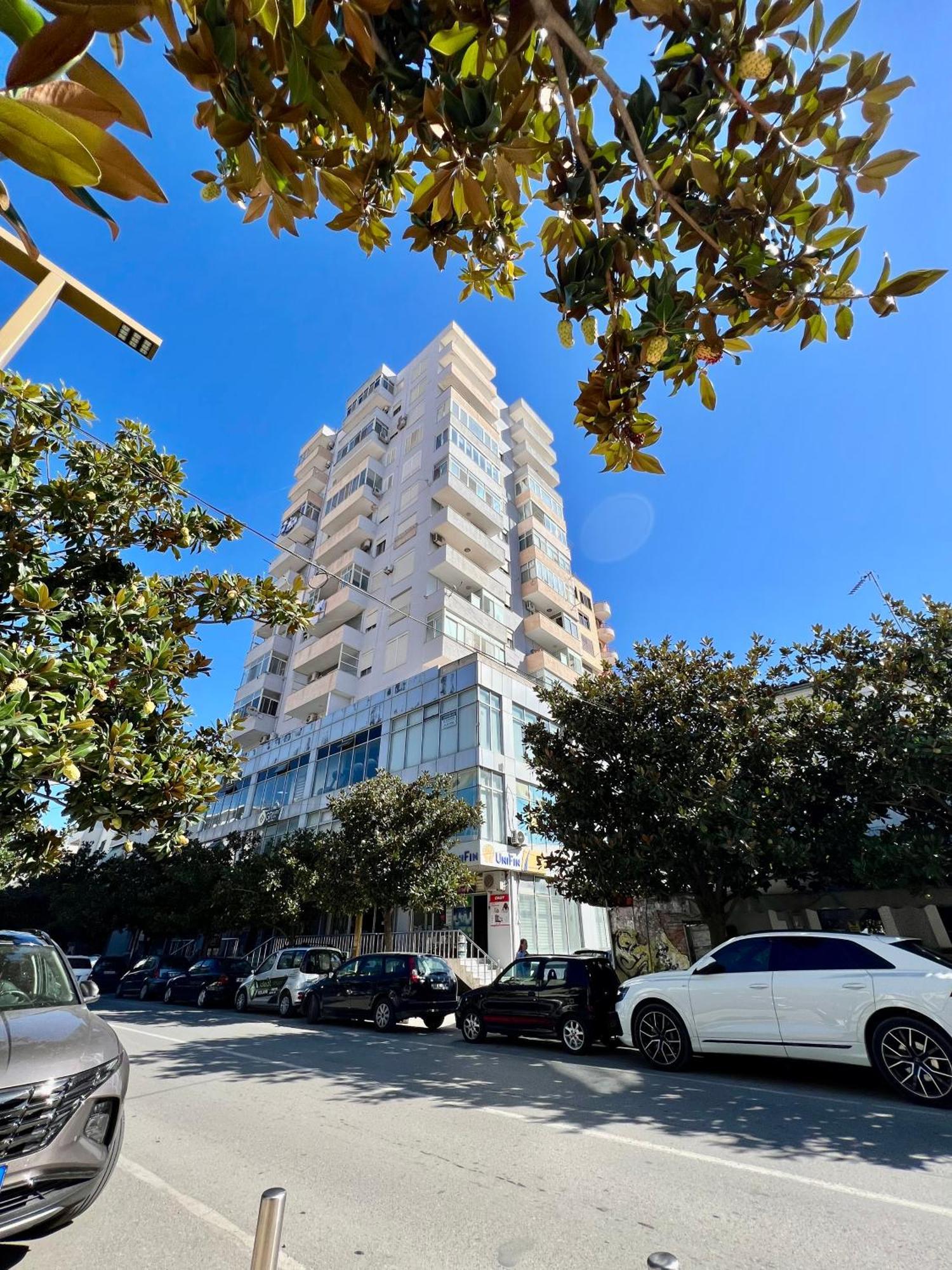 Luxury Apartments In City Center Dıraç Dış mekan fotoğraf