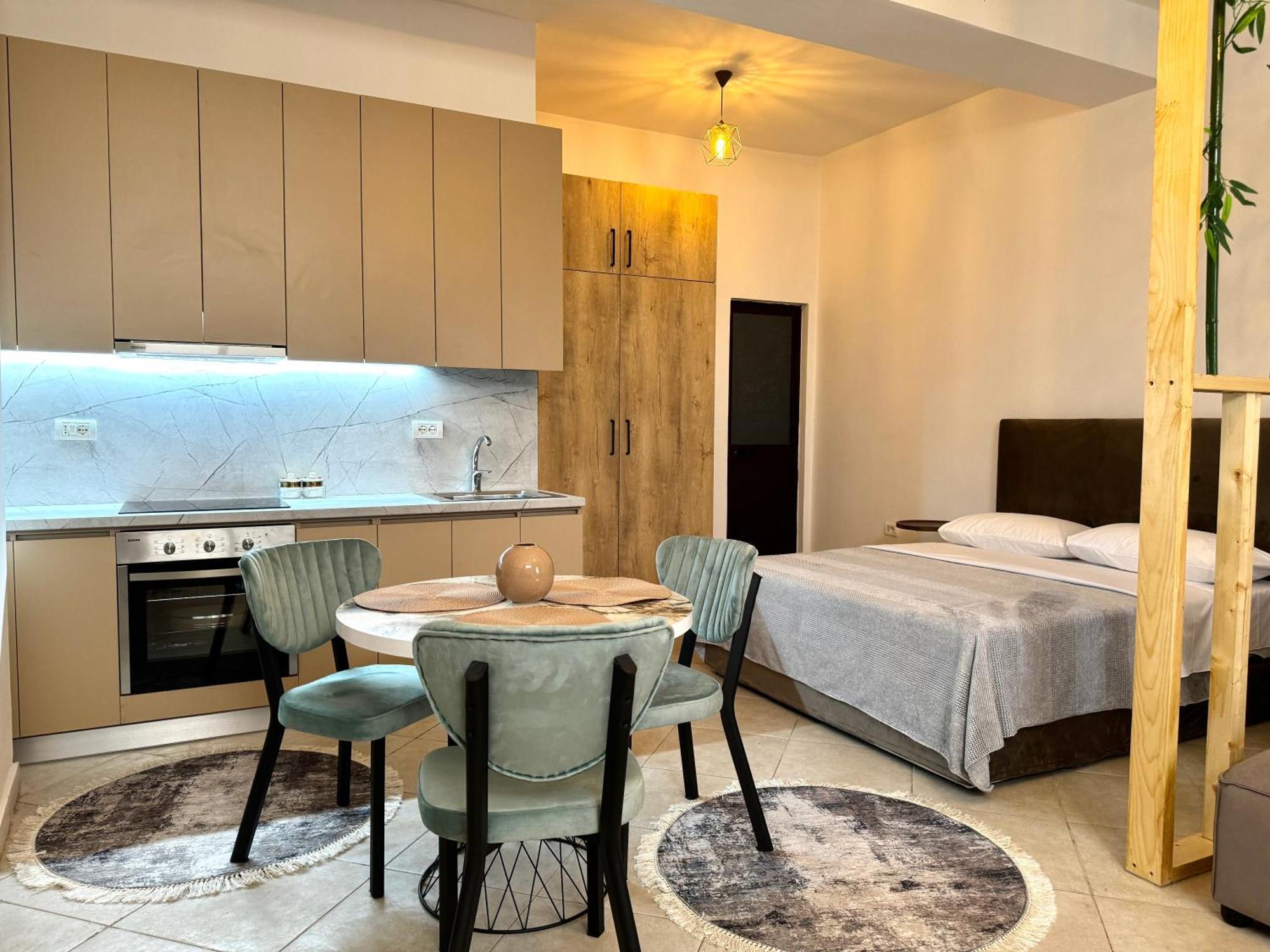 Luxury Apartments In City Center Dıraç Dış mekan fotoğraf