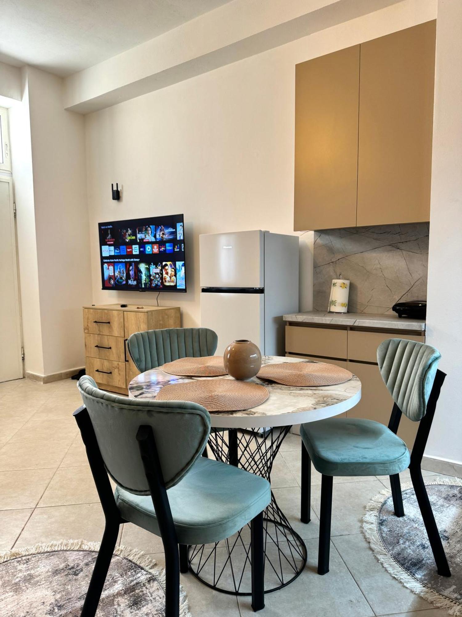 Luxury Apartments In City Center Dıraç Dış mekan fotoğraf