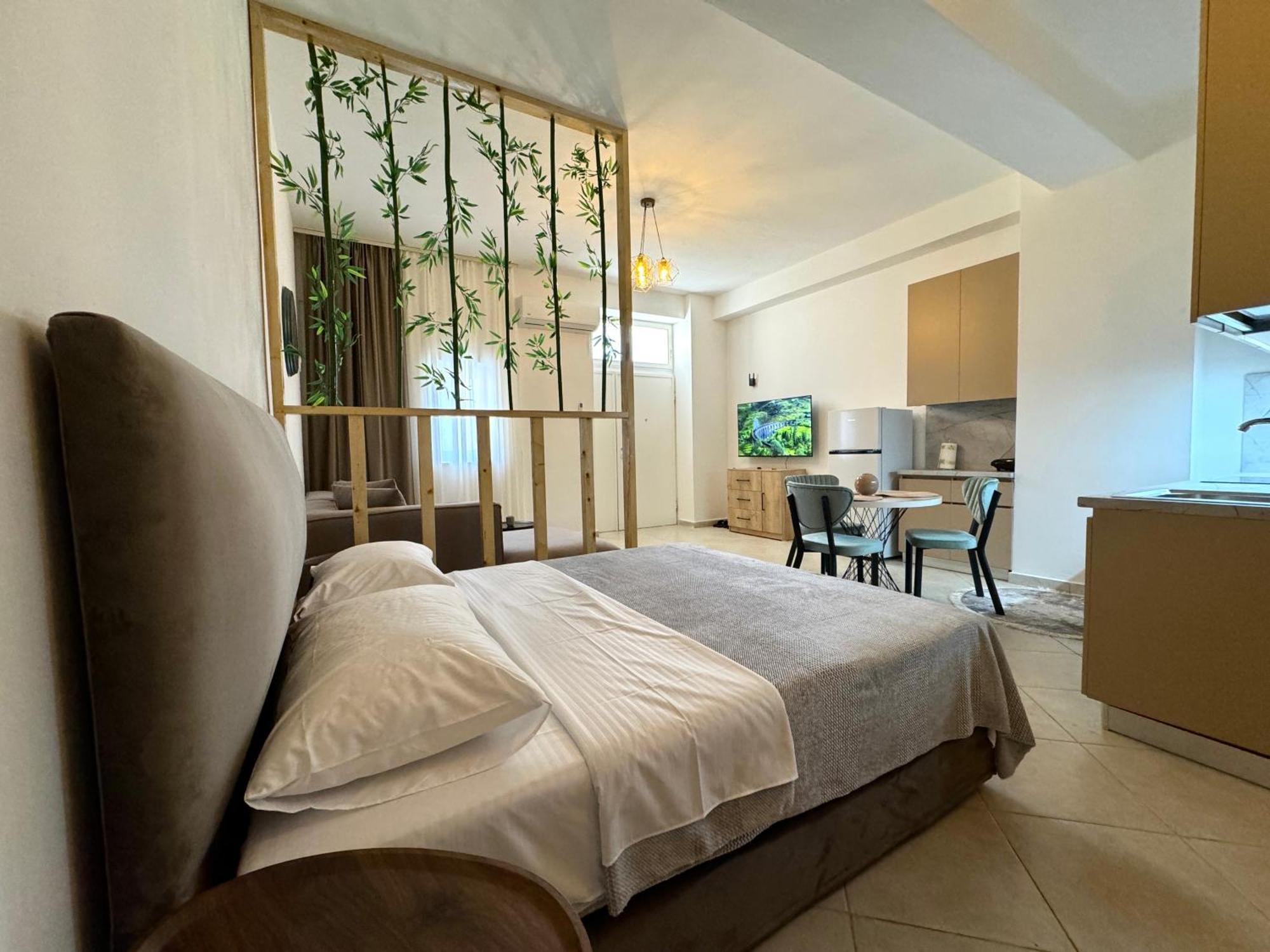 Luxury Apartments In City Center Dıraç Dış mekan fotoğraf