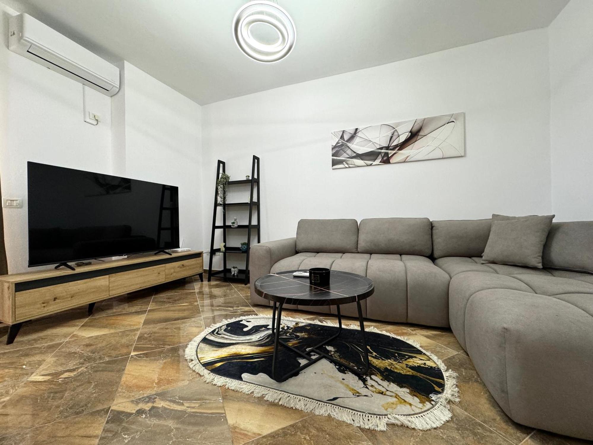 Luxury Apartments In City Center Dıraç Dış mekan fotoğraf