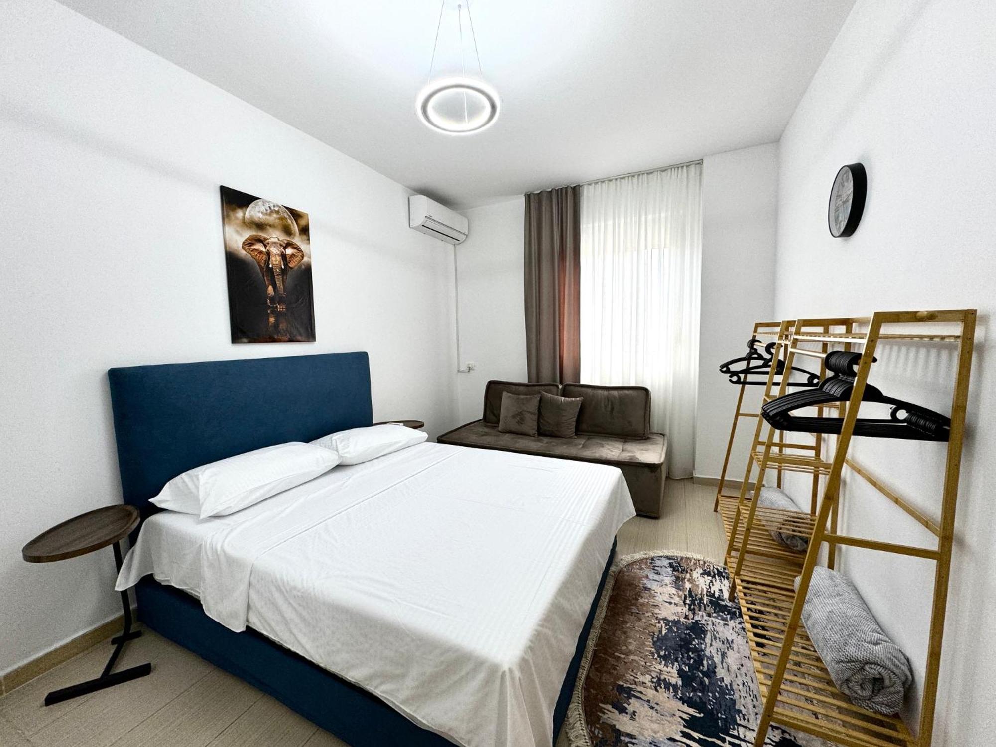 Luxury Apartments In City Center Dıraç Dış mekan fotoğraf