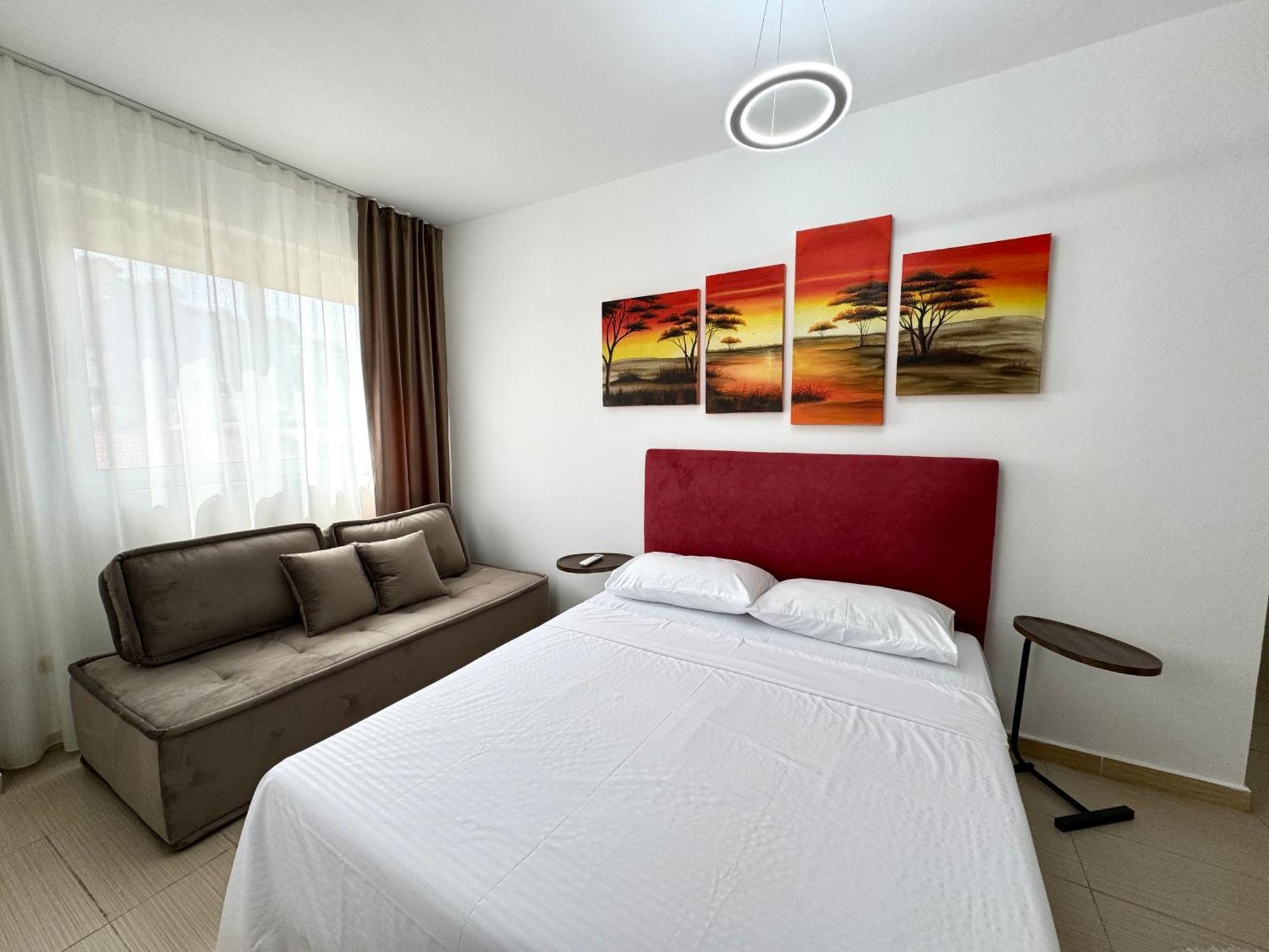 Luxury Apartments In City Center Dıraç Dış mekan fotoğraf